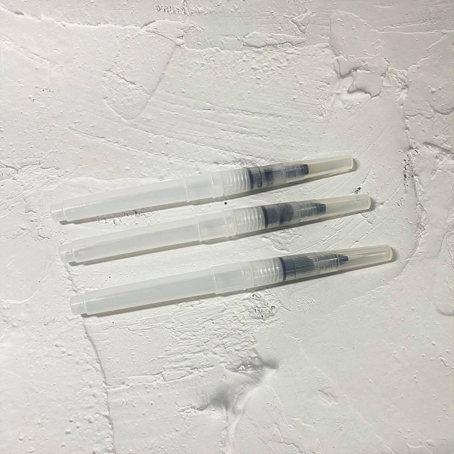 This lightweight and portable water brush marker set makes it an essential tool for artists. Brush Size: Small, Medium, Large Brush Type: Waterbrush Project Workshop PH