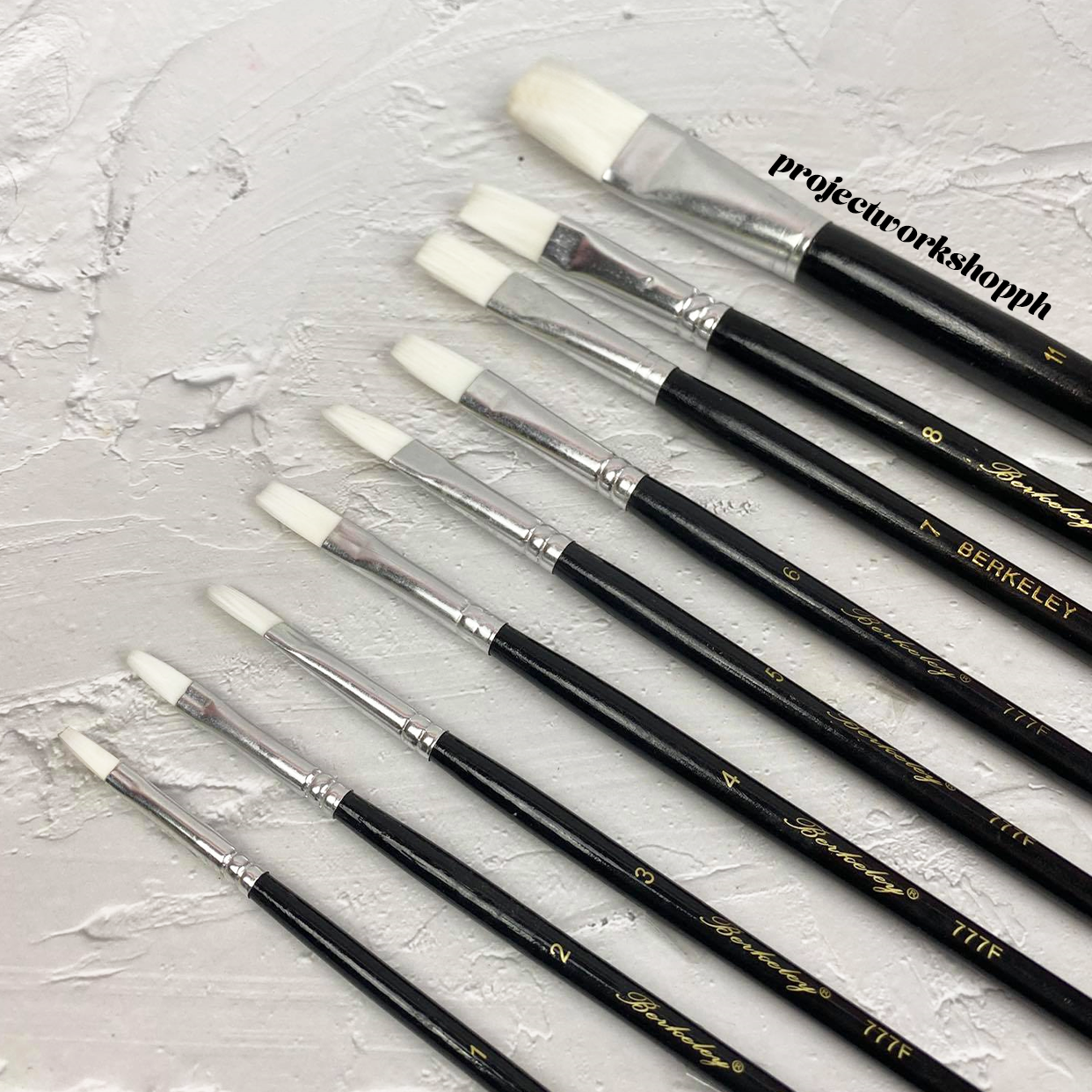 Berkeley Flat Brush 777F is a flat brush. Perfect for watercolor, oil and acrylic painting.